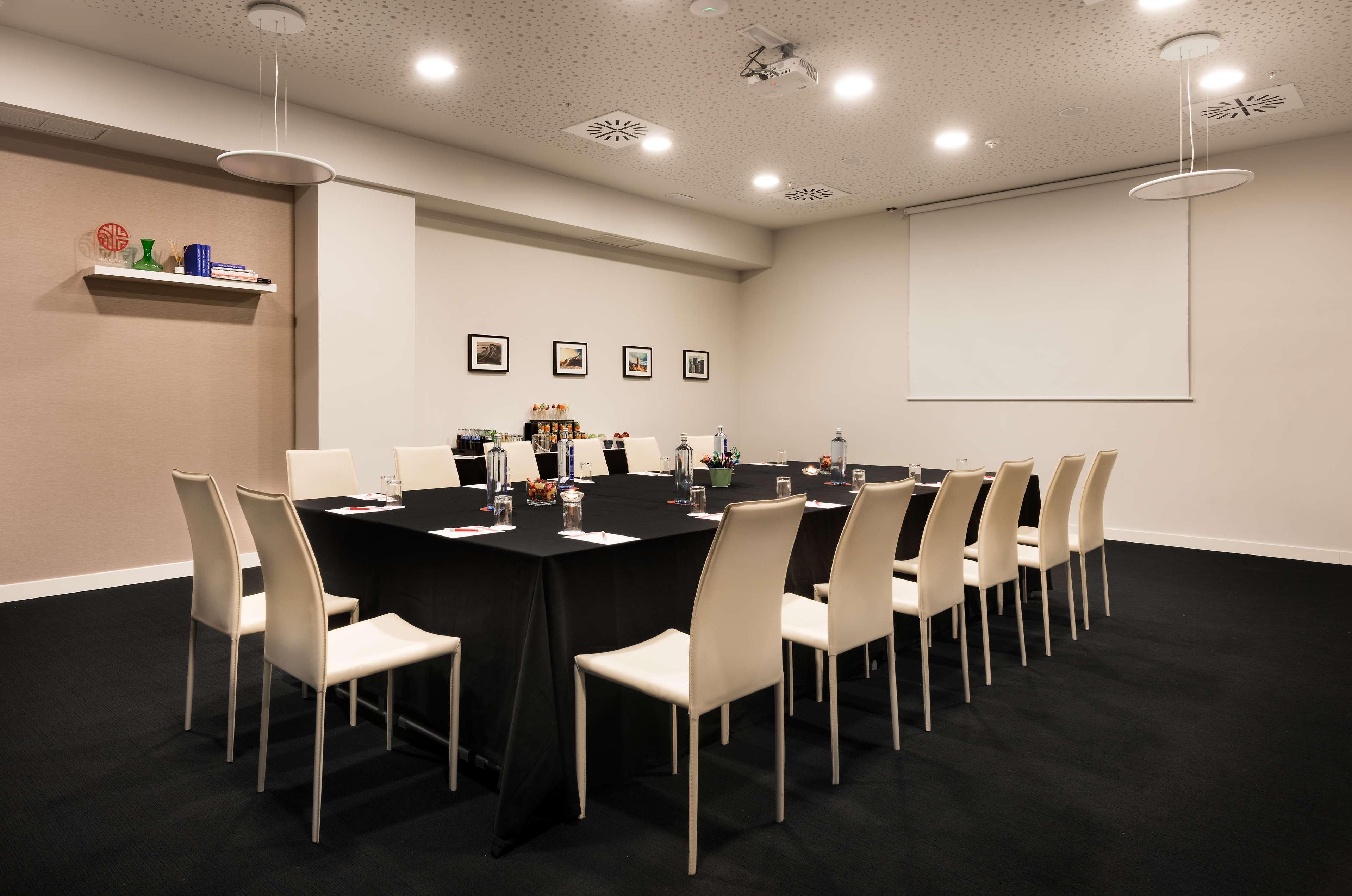 Nh Collection Madrid Suecia Hotel Ngoại thất bức ảnh Meeting room at the hotel