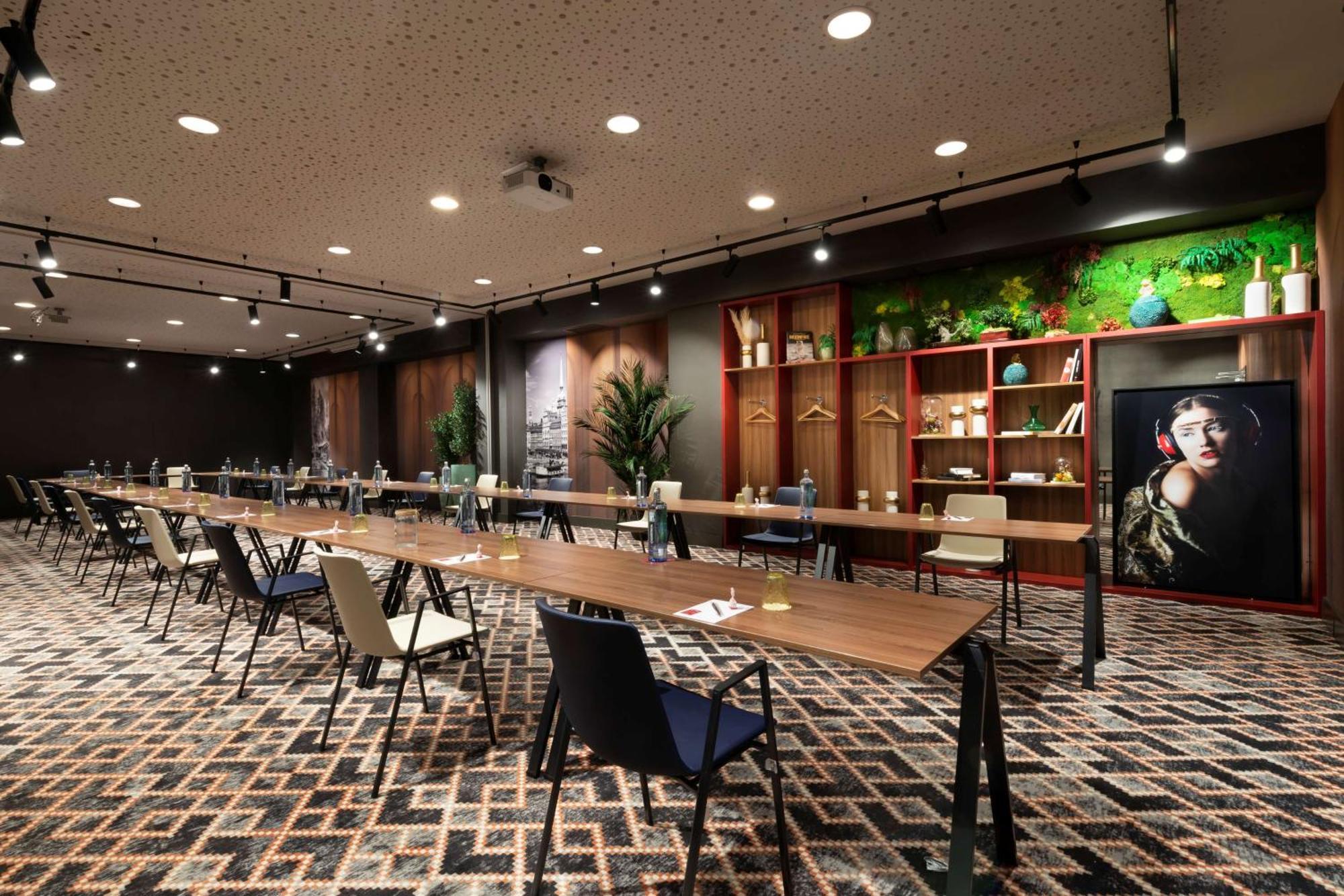 Nh Collection Madrid Suecia Hotel Ngoại thất bức ảnh The interior of the library