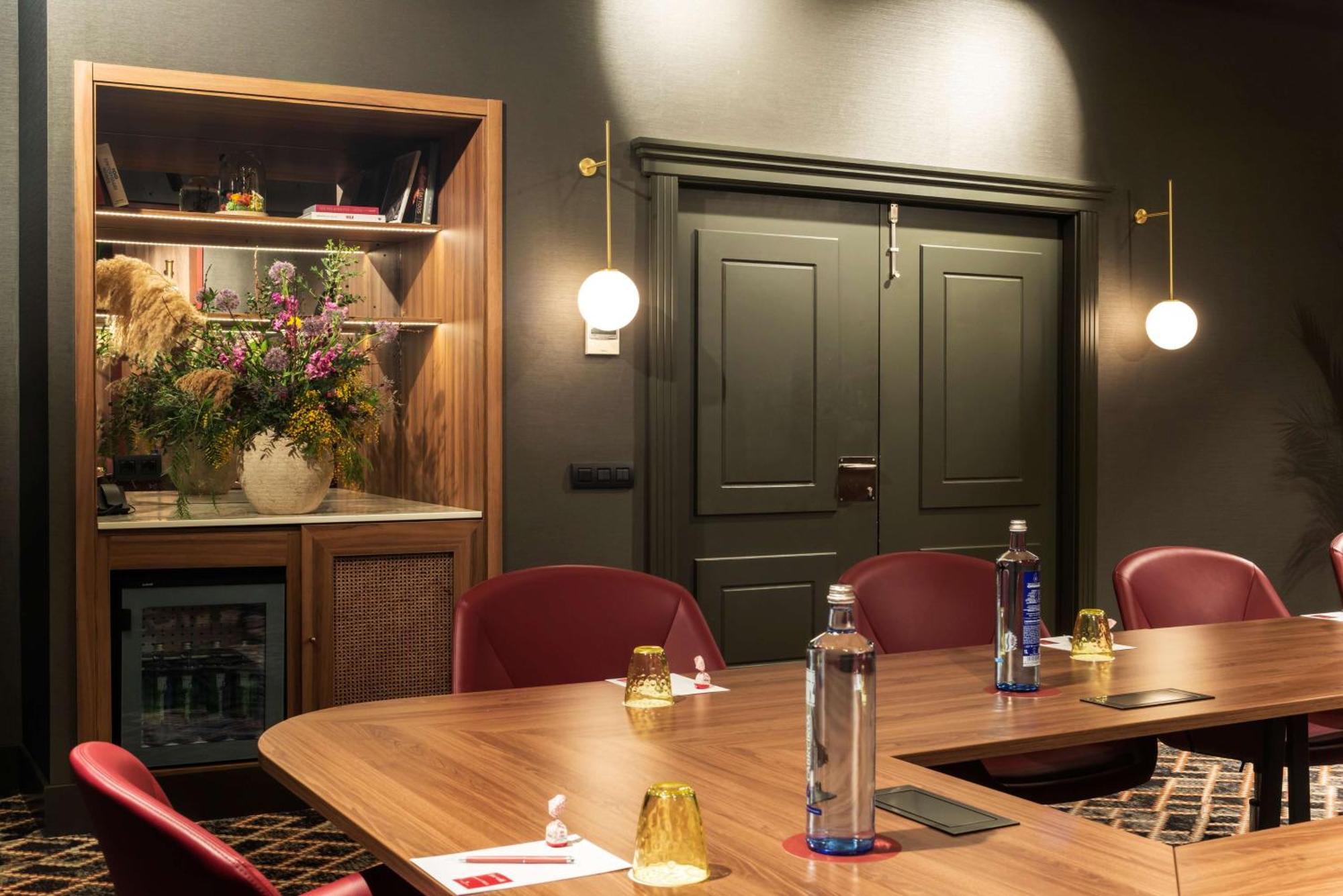 Nh Collection Madrid Suecia Hotel Ngoại thất bức ảnh The boardroom at the National Liberal Club