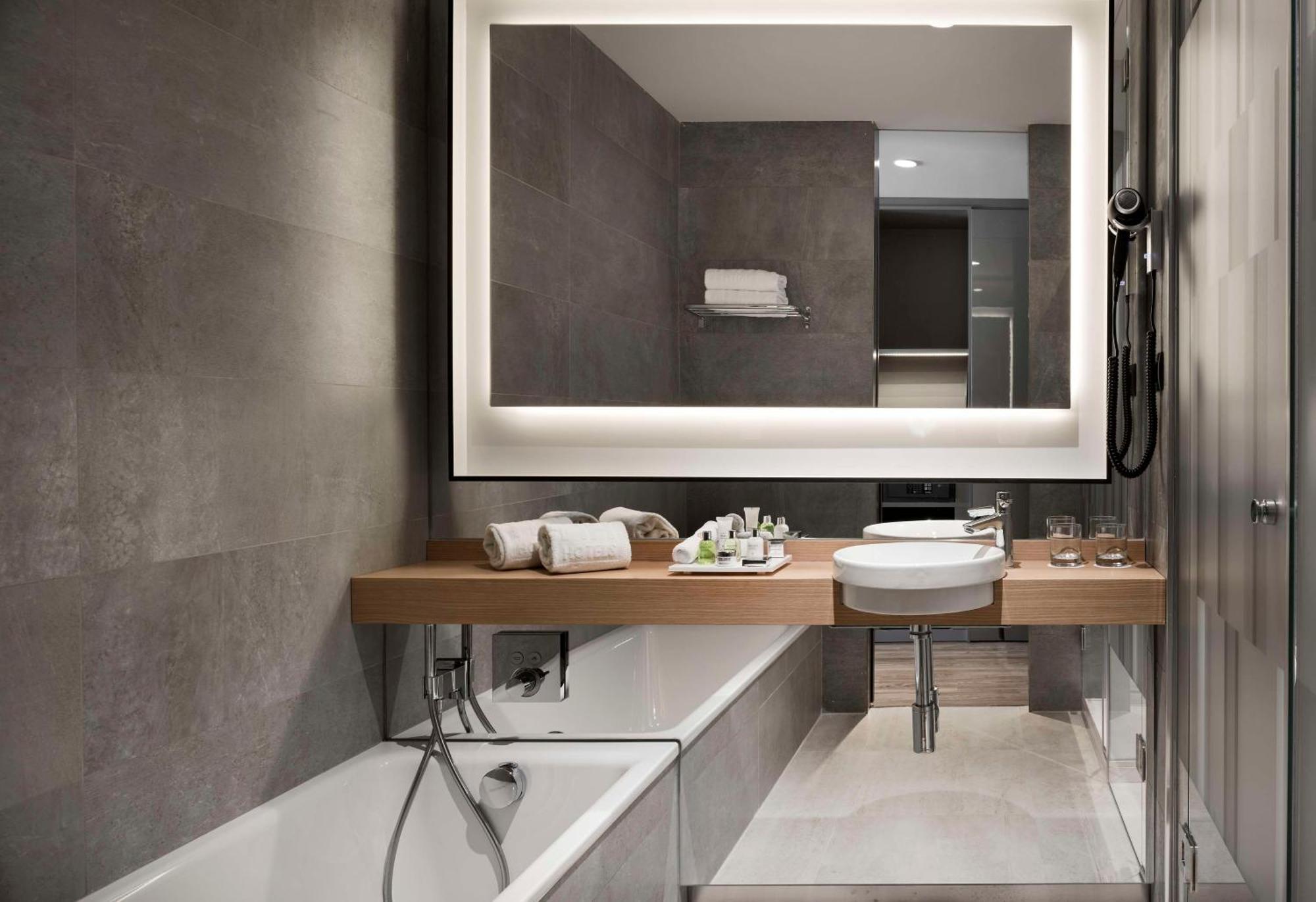Nh Collection Madrid Suecia Hotel Ngoại thất bức ảnh Bathroom