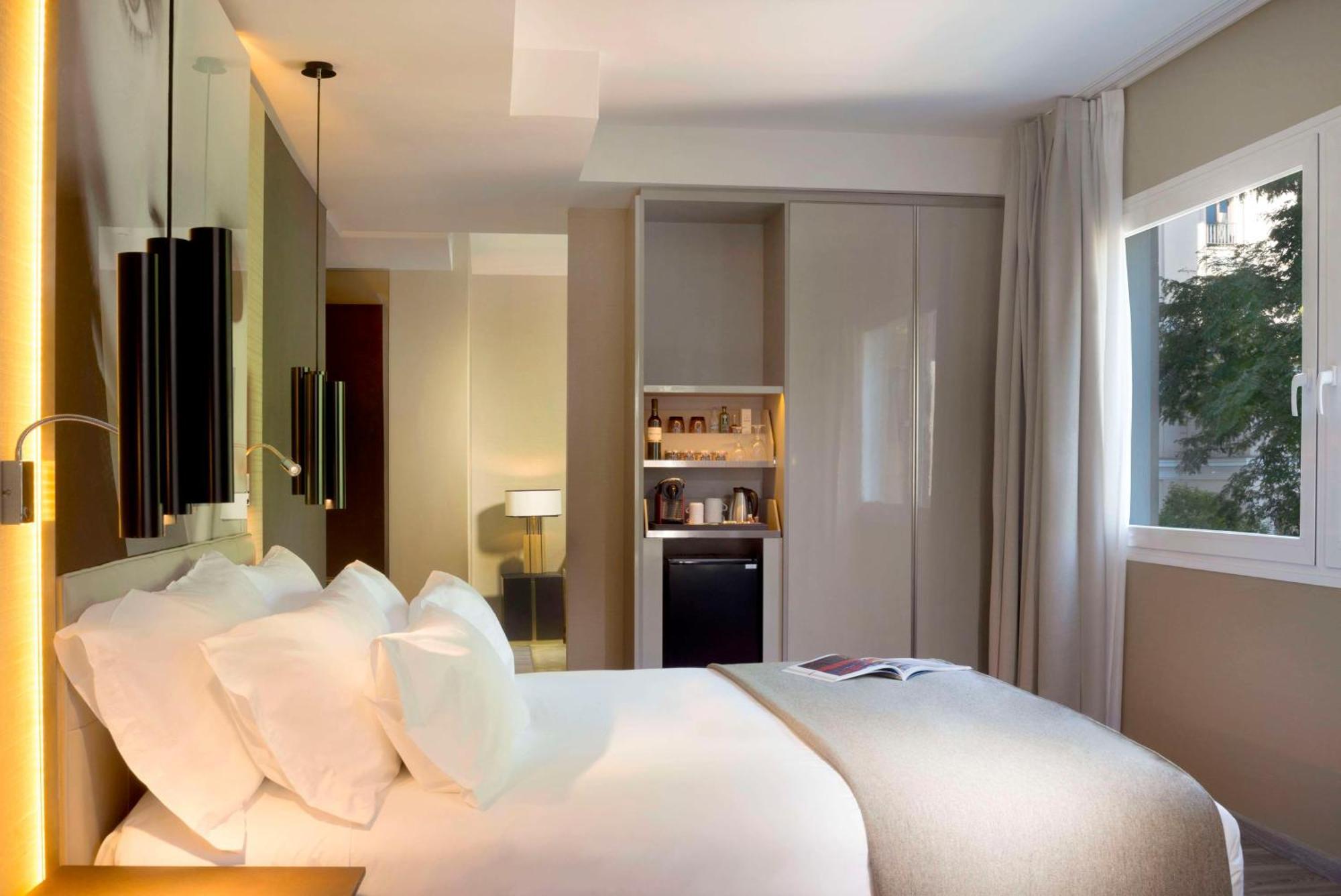 Nh Collection Madrid Suecia Hotel Ngoại thất bức ảnh A typical room at the hotel